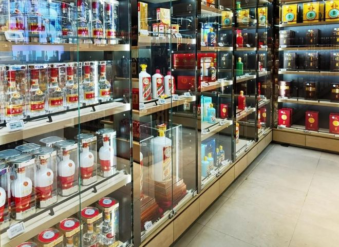 90年九里春军酒什么价位__新的八大名酒有收藏价值吗