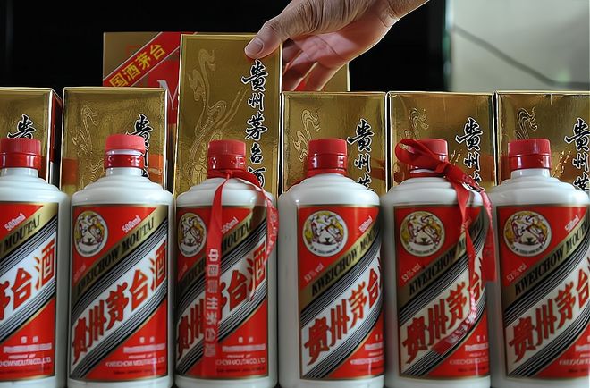 90年九里春军酒什么价位__新的八大名酒有收藏价值吗