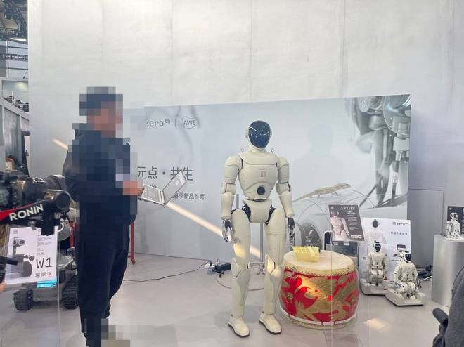 在AWE17万平米展区里，不只有激进的追觅也有龙虾热