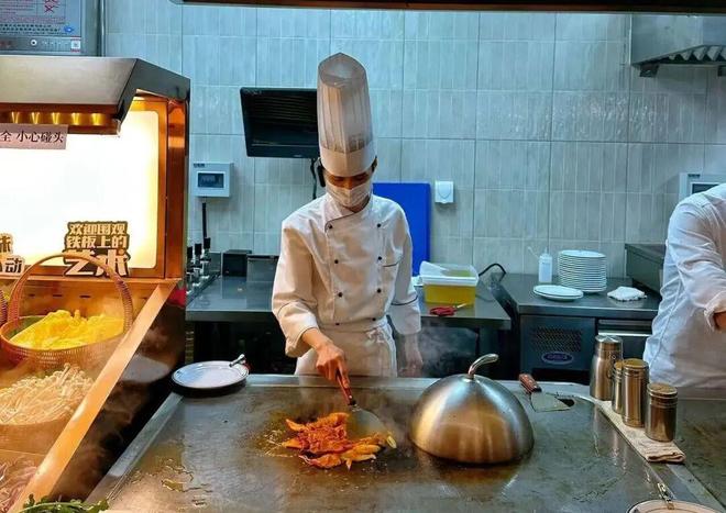 血亏近3亿！这个火锅大佬要靠自助翻身？_血亏近3亿！这个火锅大佬要靠自助翻身？_