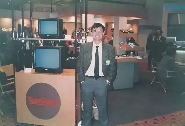 70岁“彩电大王”出狱再创业，左手光伏右手汽车狂揽650亿__光伏大佬被抓