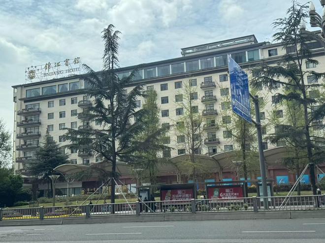 2026糖酒会变局：酒厂在放下身段，3万拿下名酒代理，烟酒店、商超也可做经销商